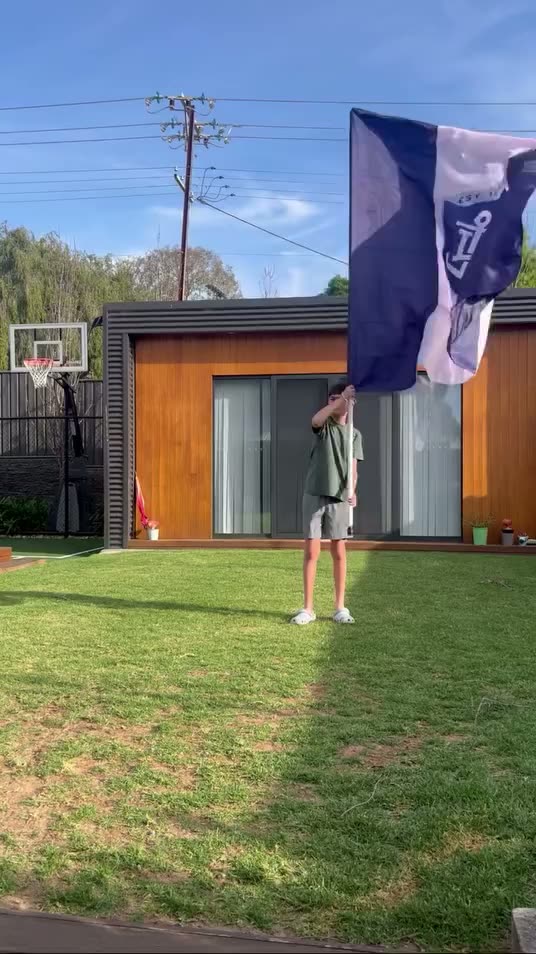 Flag in action 03
